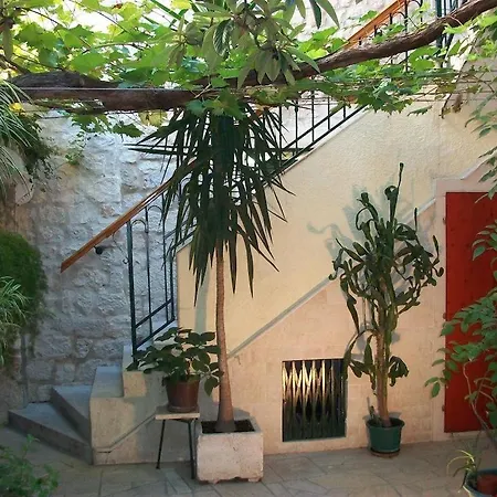 And By The Sea - 16844 3* Τρογκίρ