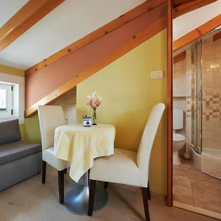 And By The Sea - 16844 Gasthuis 3*