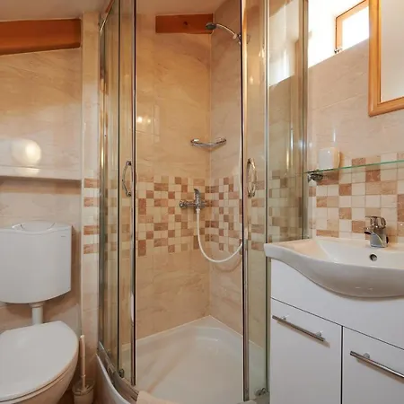 ゲストハウス And By The Sea - 16844 トロギール