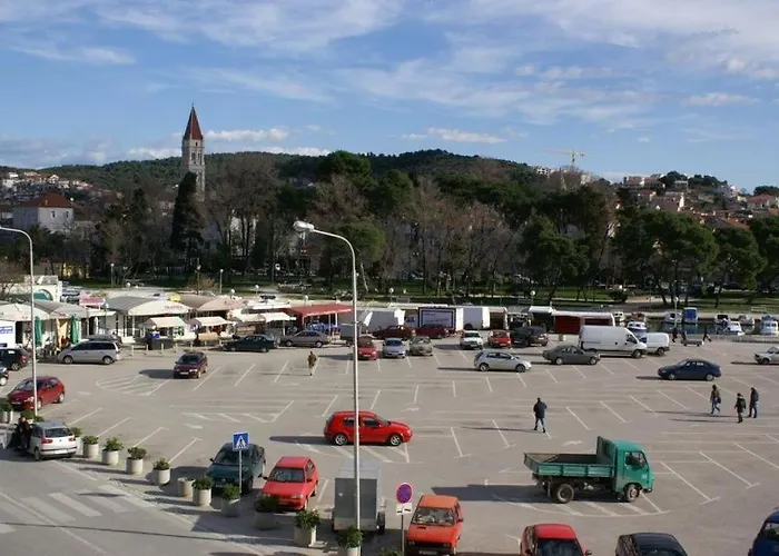 And By The Sea - 16844 Trogir